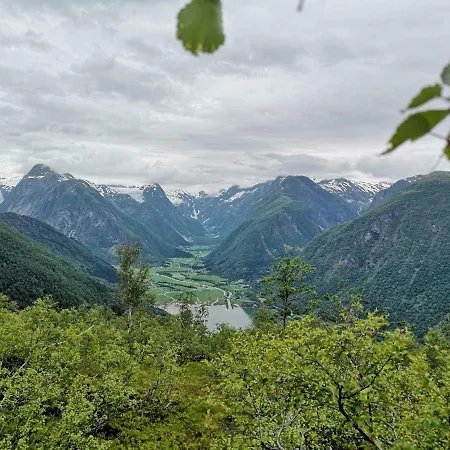 Hansali Fjaerland